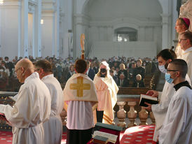 Diakonenweihe im Fuldaer Dom (Foto: Karl-Franz Thiede)